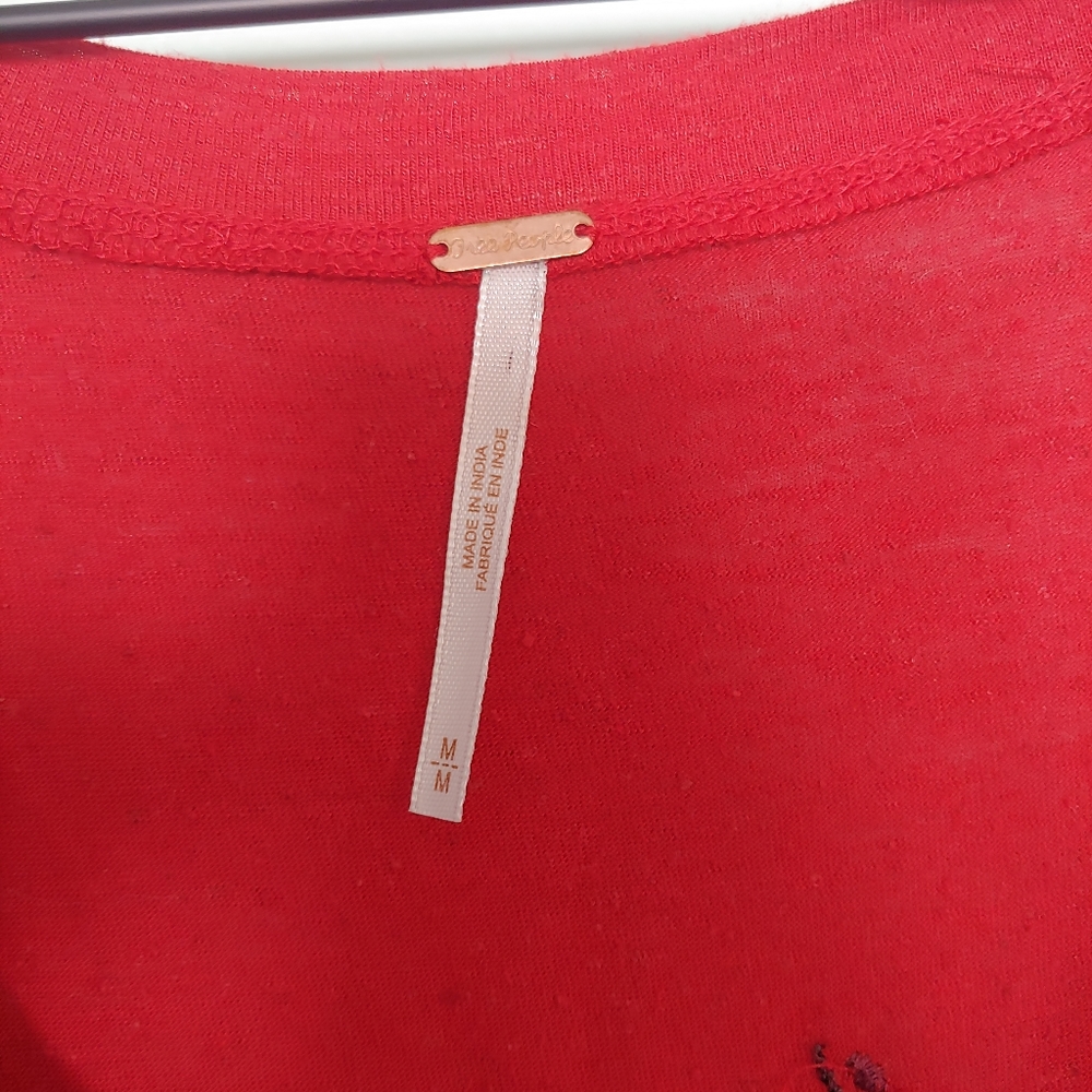 Free People Red Embroidered Floral Bird Linen Blend Top Size Medium - Picture 4 of 5